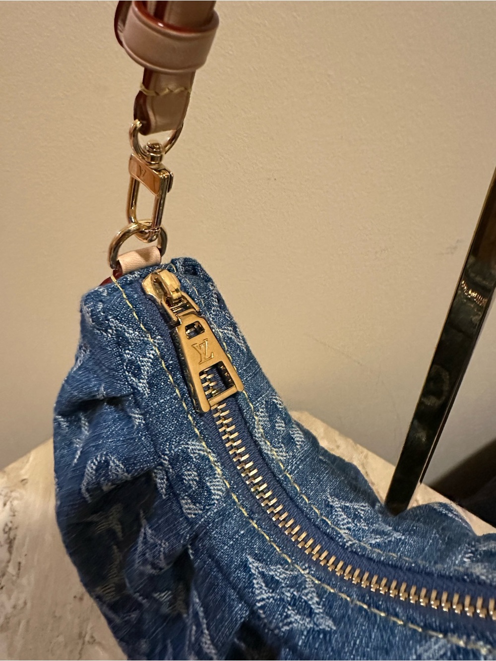 Louis Vuitton Pochette Valley in Denim Monogram - Picture 10 of 14